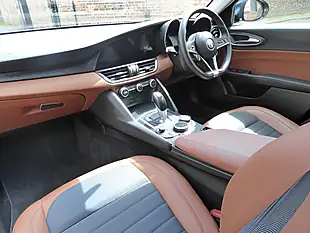 Used 2019 Alfa Romeo Giulia Super Blue - Interior and Exterior details 11
