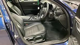 Used 2019 Alfa Romeo Giulia Super Montecarlo Blue - Interior and Exterior details 8