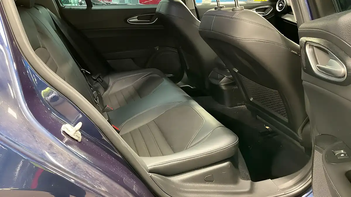 Used 2019 Alfa Romeo Giulia Super Montecarlo Blue - Interior and Exterior details 9
