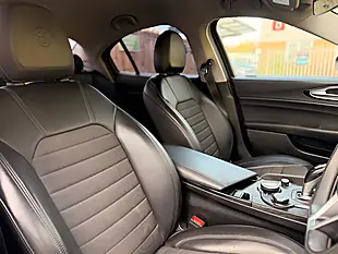 Used 2019 Alfa Romeo Giulia Super Red - Interior and Exterior details 10