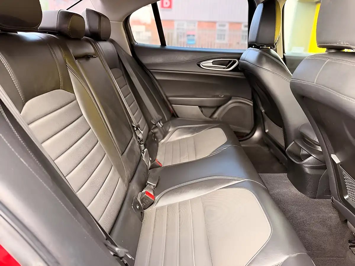 Used 2019 Alfa Romeo Giulia Super Red - Interior and Exterior details 17