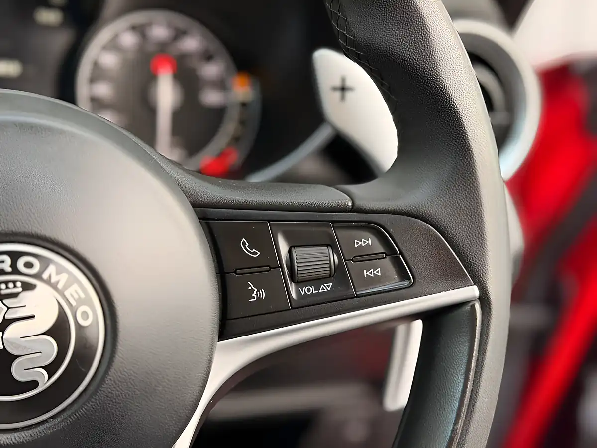 Used 2019 Alfa Romeo Giulia Super Red - Interior and Exterior details 19