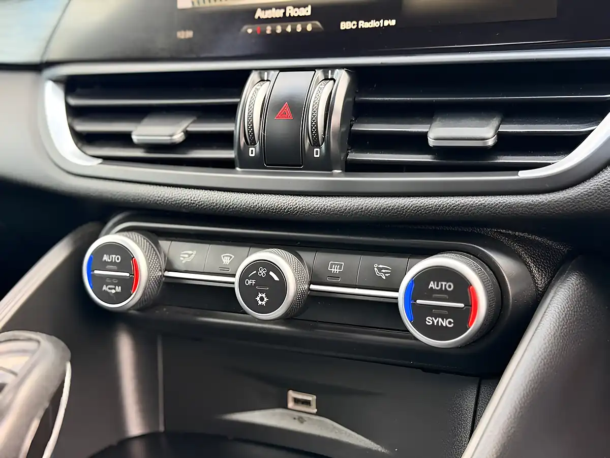 Used 2019 Alfa Romeo Giulia Super Red - Interior and Exterior details 20