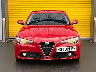 Used 2019 Alfa Romeo Giulia Super Red - Interior and Exterior details 4