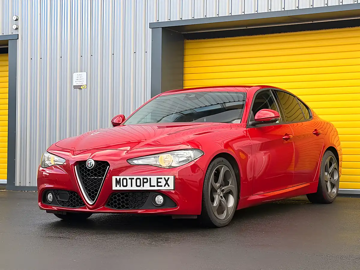 Used 2019 Alfa Romeo Giulia Super Red - Interior and Exterior details 5