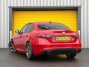Used 2019 Alfa Romeo Giulia Super Red - Interior and Exterior details 9
