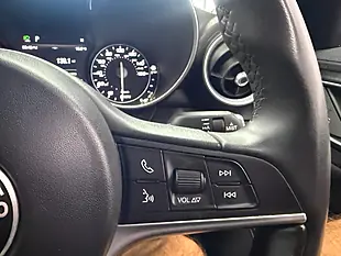 Used 2019 Alfa Romeo Giulia Super White - Interior and Exterior details 15