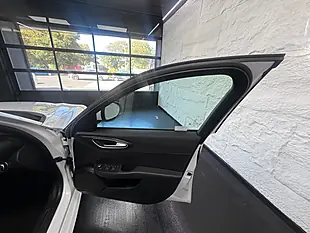 Used 2019 Alfa Romeo Giulia Super White - Interior and Exterior details 17