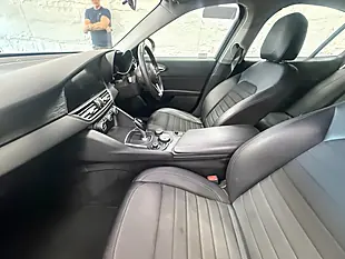 Used 2019 Alfa Romeo Giulia Super White - Interior and Exterior details 19