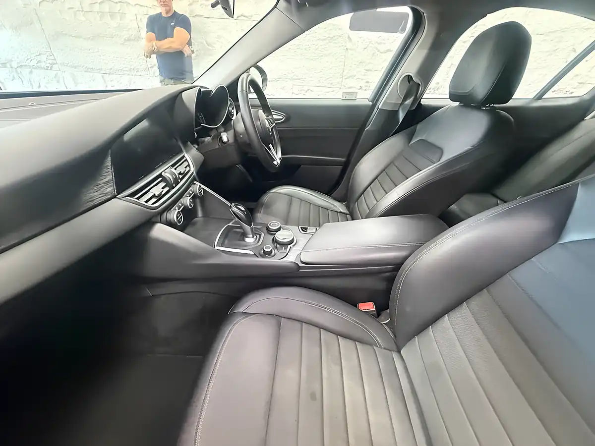 Used 2019 Alfa Romeo Giulia Super White - Interior and Exterior details 19