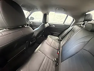 Used 2019 Alfa Romeo Giulia Super White - Interior and Exterior details 7