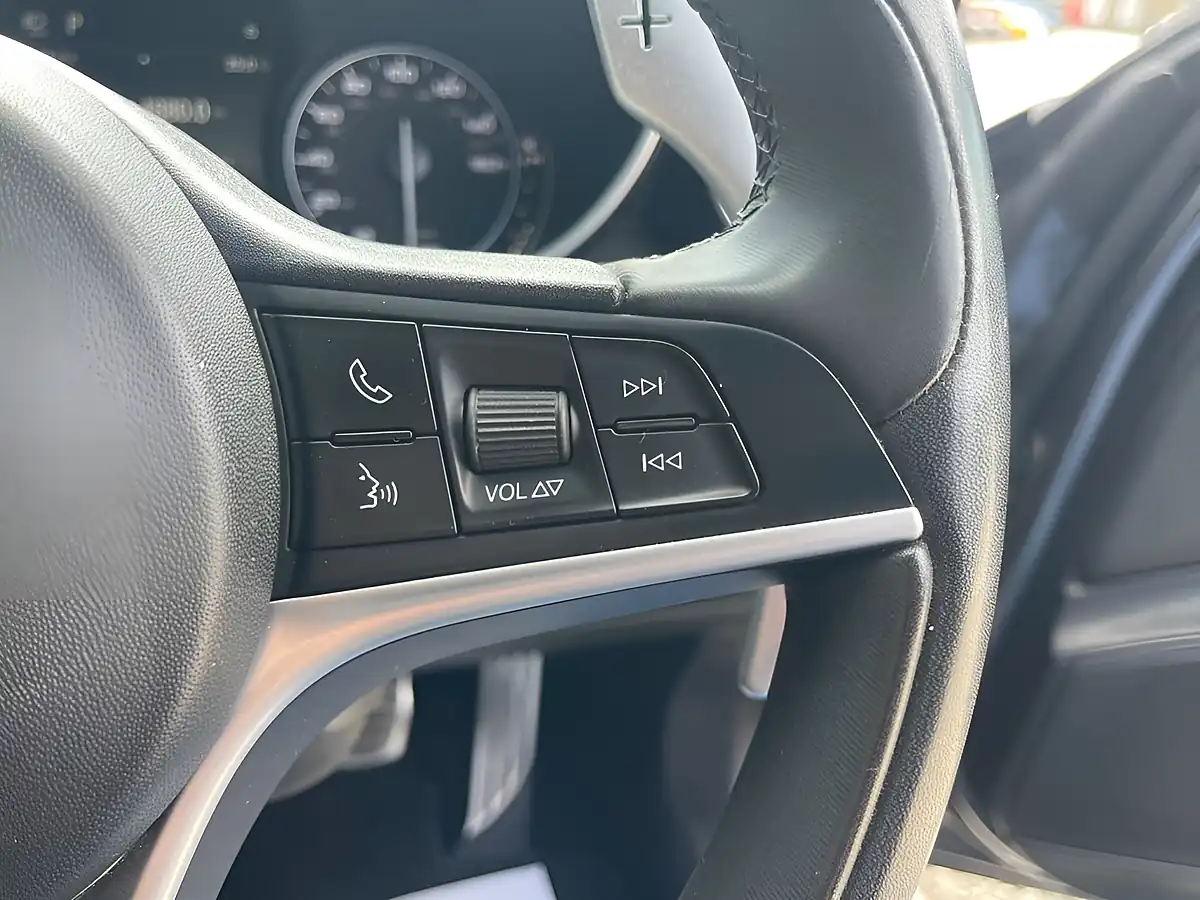 Used 2019 Alfa Romeo Giulia Veloce Grey - Interior and Exterior details 9