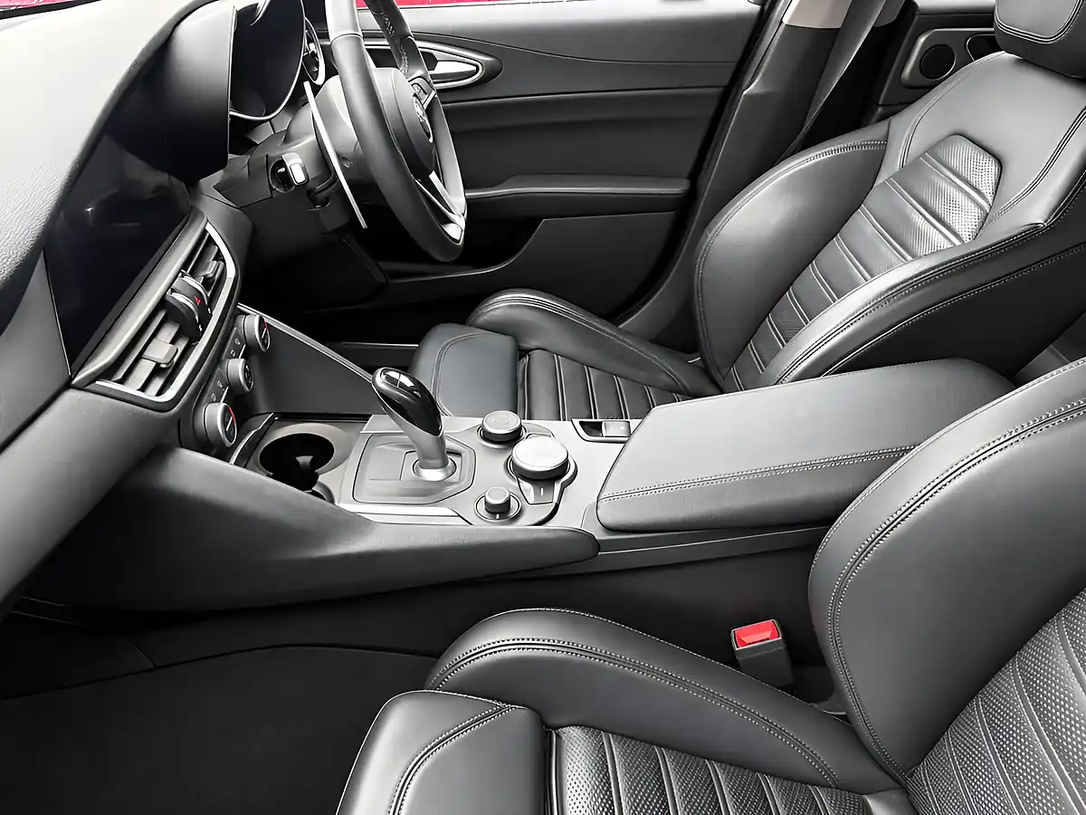 Used 2019 Alfa Romeo Giulia Veloce Red - Interior and Exterior details 14