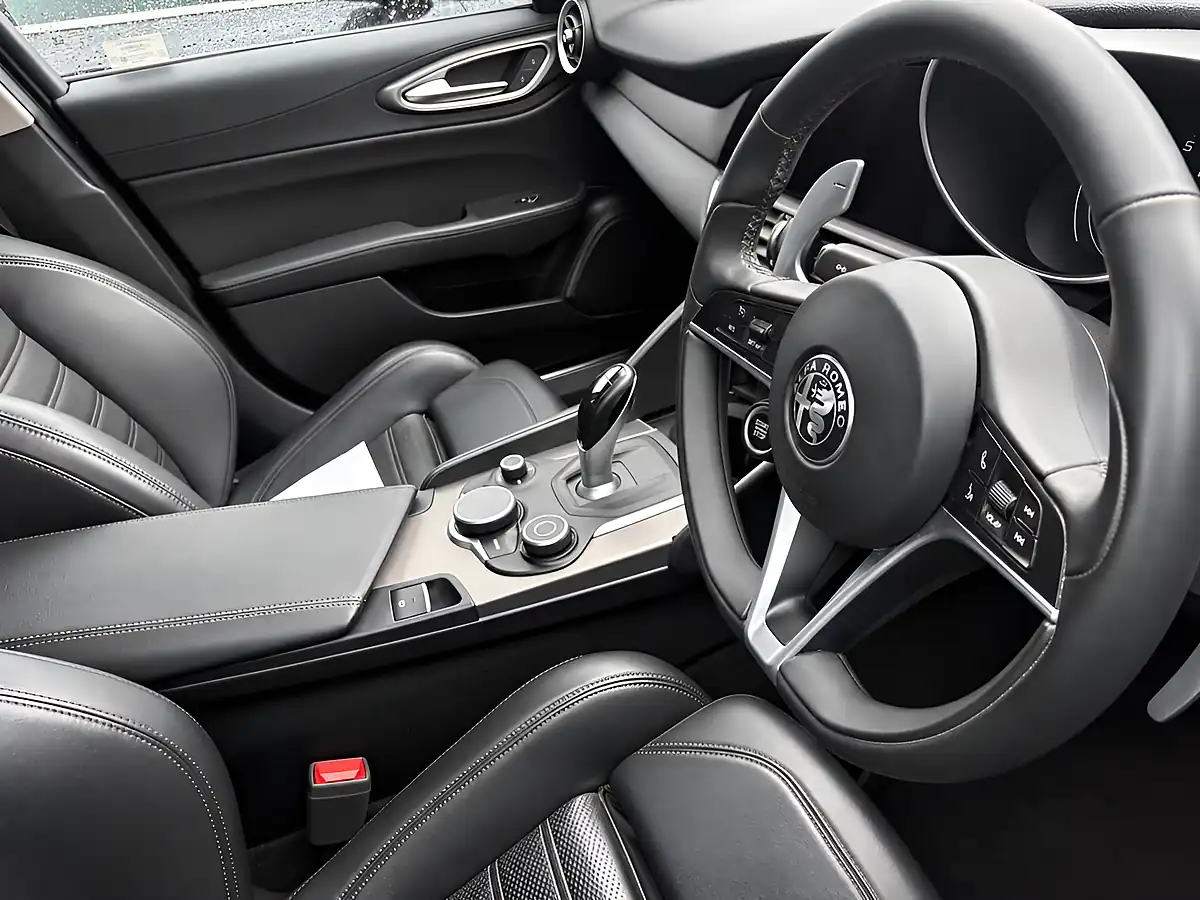 Used 2019 Alfa Romeo Giulia Veloce Red - Interior and Exterior details 2