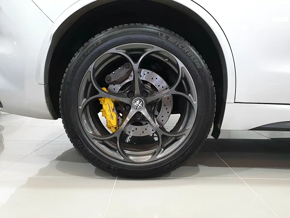 Used 2019 Alfa Romeo Stelvio Quadrifoglio Grey - Interior and Exterior details 14
