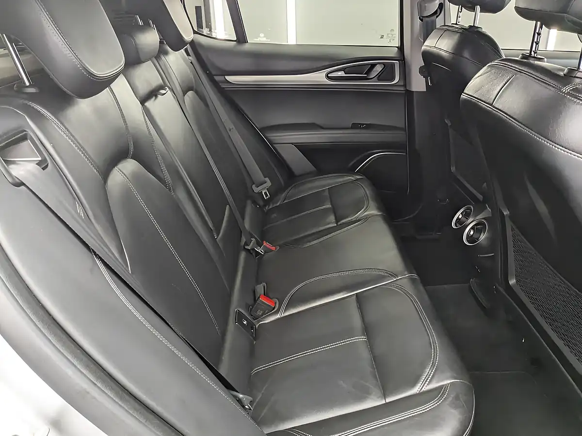 Used 2019 Alfa Romeo Stelvio Super Silverstone Grey - Interior and Exterior details 12