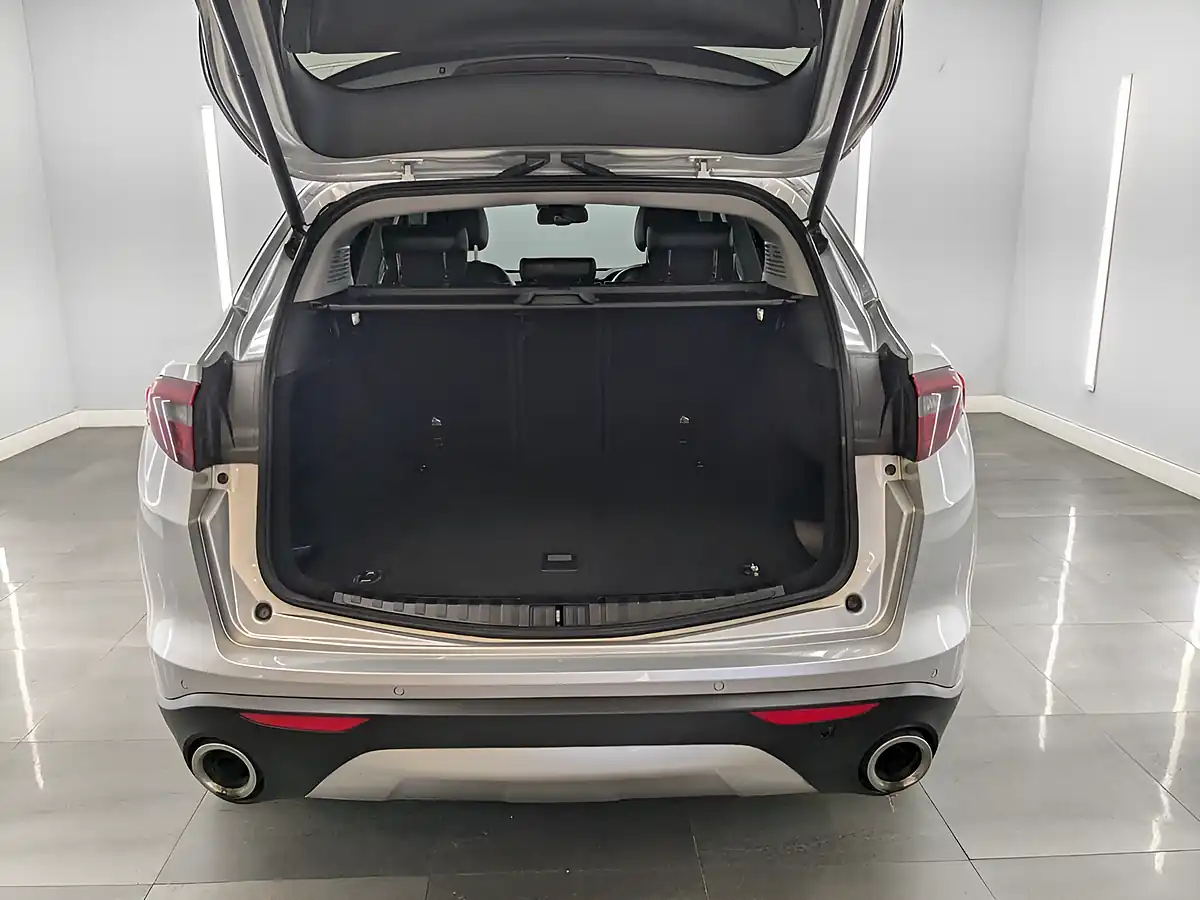 Used 2019 Alfa Romeo Stelvio Super Silverstone Grey - Interior and Exterior details 14