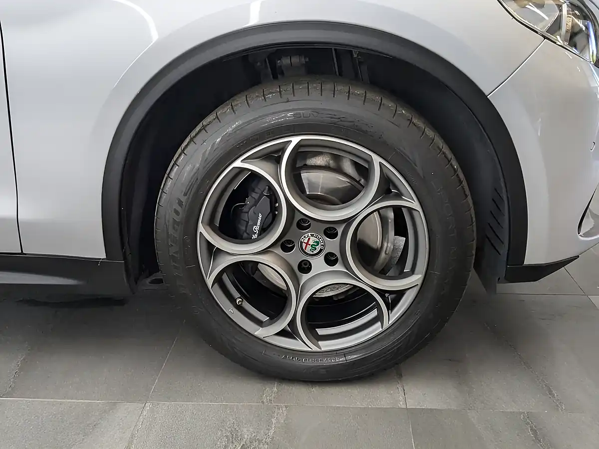 Used 2019 Alfa Romeo Stelvio Super Silverstone Grey - Interior and Exterior details 9