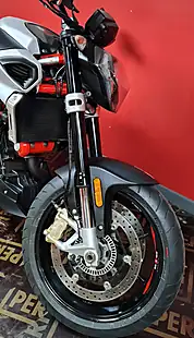 Used 2019 Aprilia Shiver 900 Grey - Interior and Exterior details 10