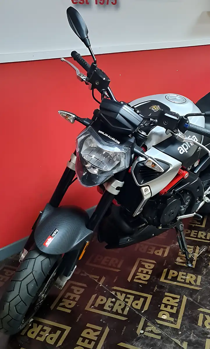 Used 2019 Aprilia Shiver 900 Grey - Interior and Exterior details 11