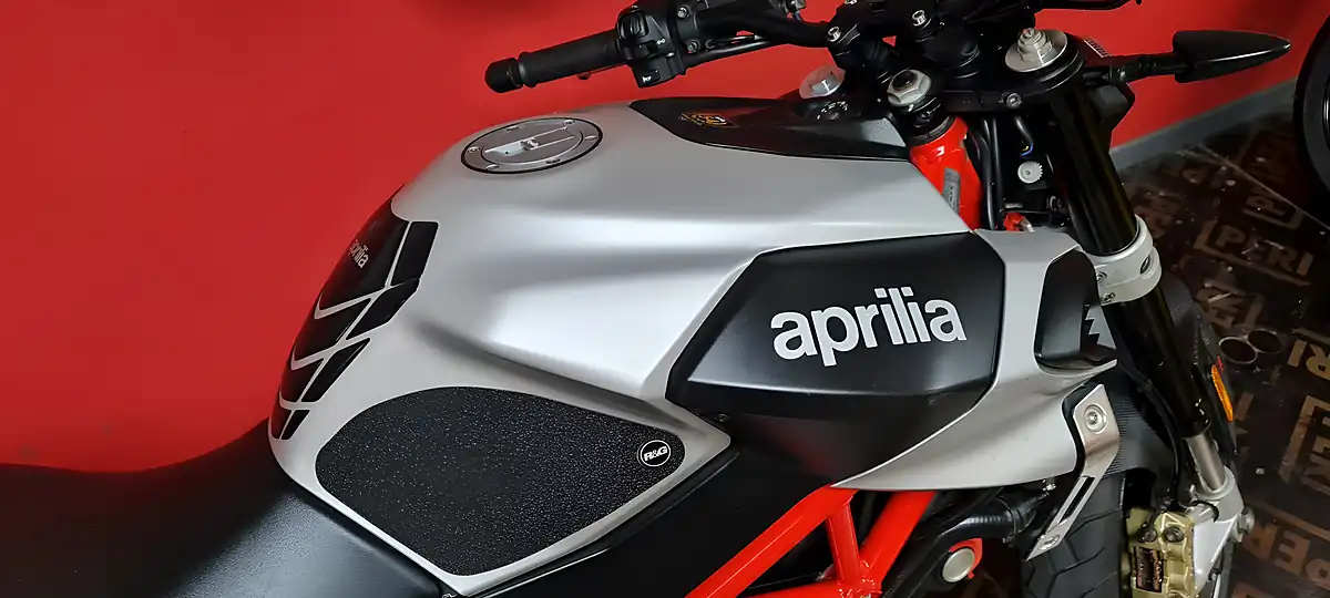 Used 2019 Aprilia Shiver 900 Grey - Interior and Exterior details 14