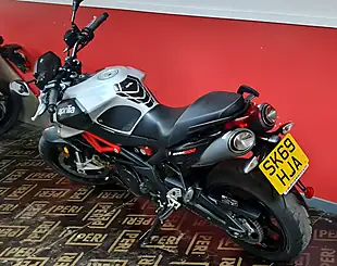 Used 2019 Aprilia Shiver 900 Grey - Interior and Exterior details 17