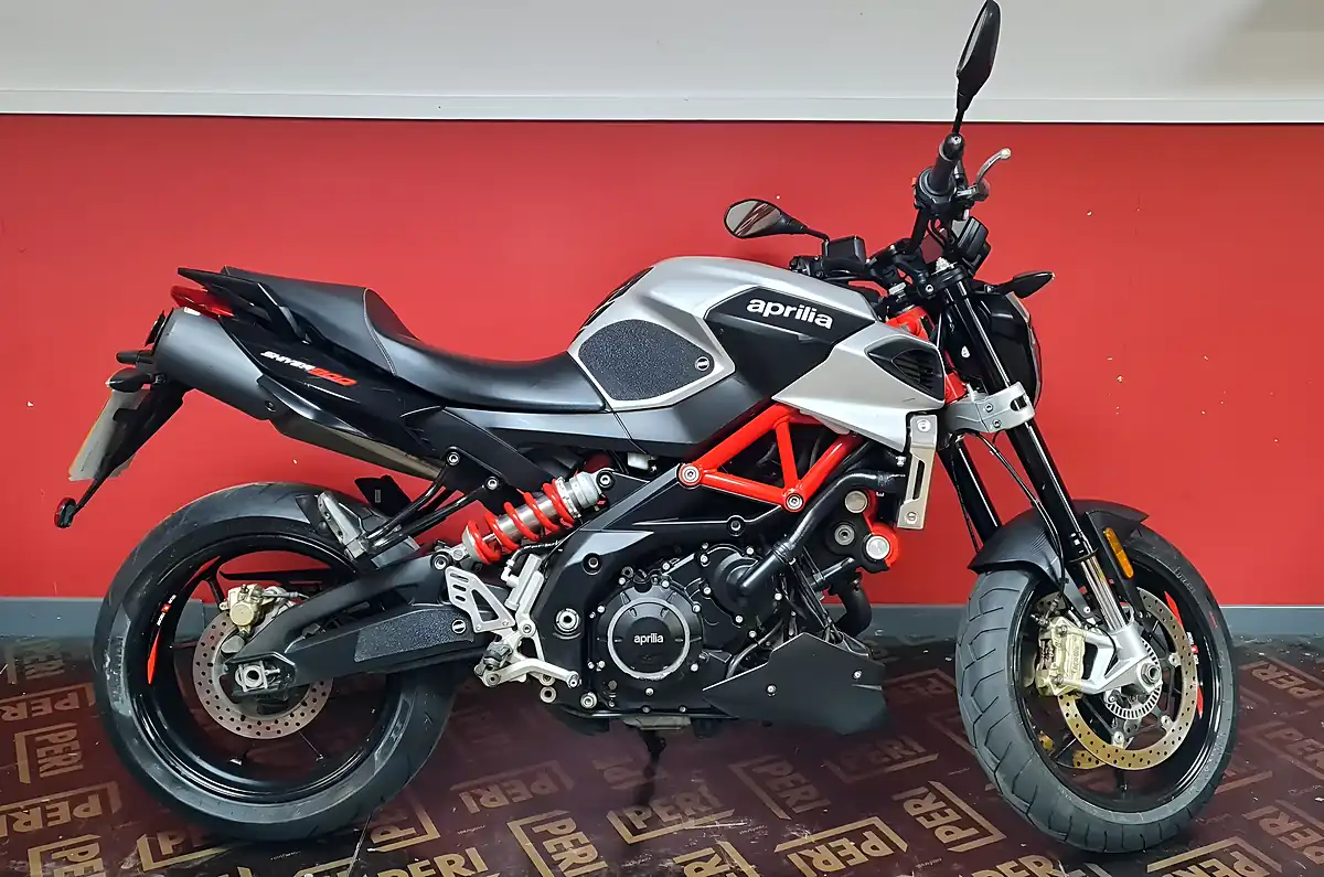 Used 2019 Aprilia Shiver 900 Grey - Interior and Exterior details 7