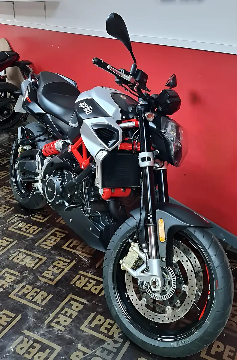 Used 2019 Aprilia Shiver 900 Grey - Interior and Exterior details 9
