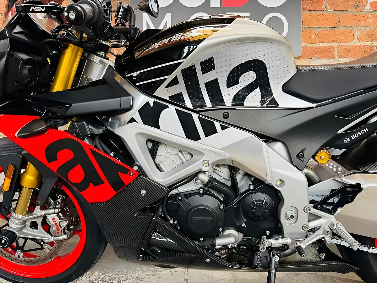 Used 2019 Aprilia Tuono 1100 V4 Factory Grey - Interior and Exterior details 16