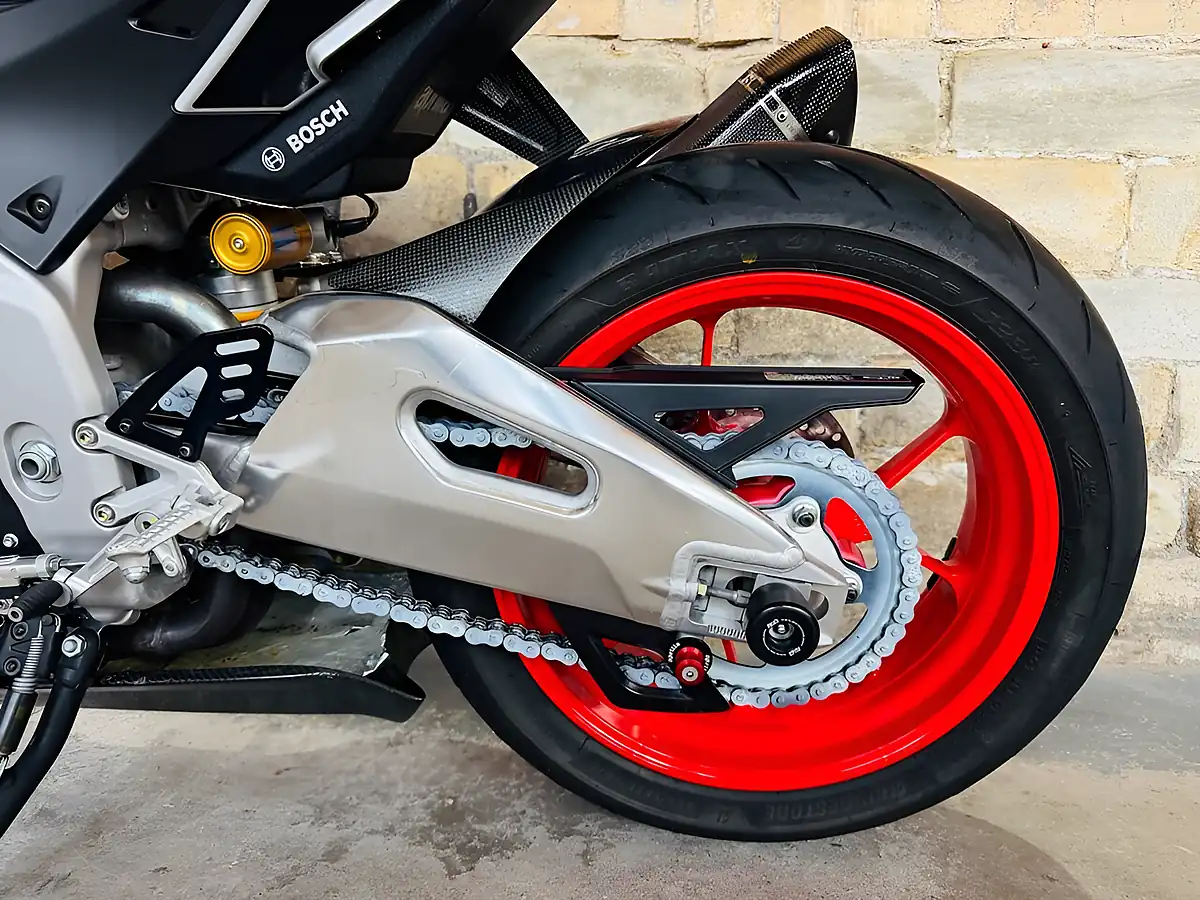 Used 2019 Aprilia Tuono 1100 V4 Factory Grey - Interior and Exterior details 17