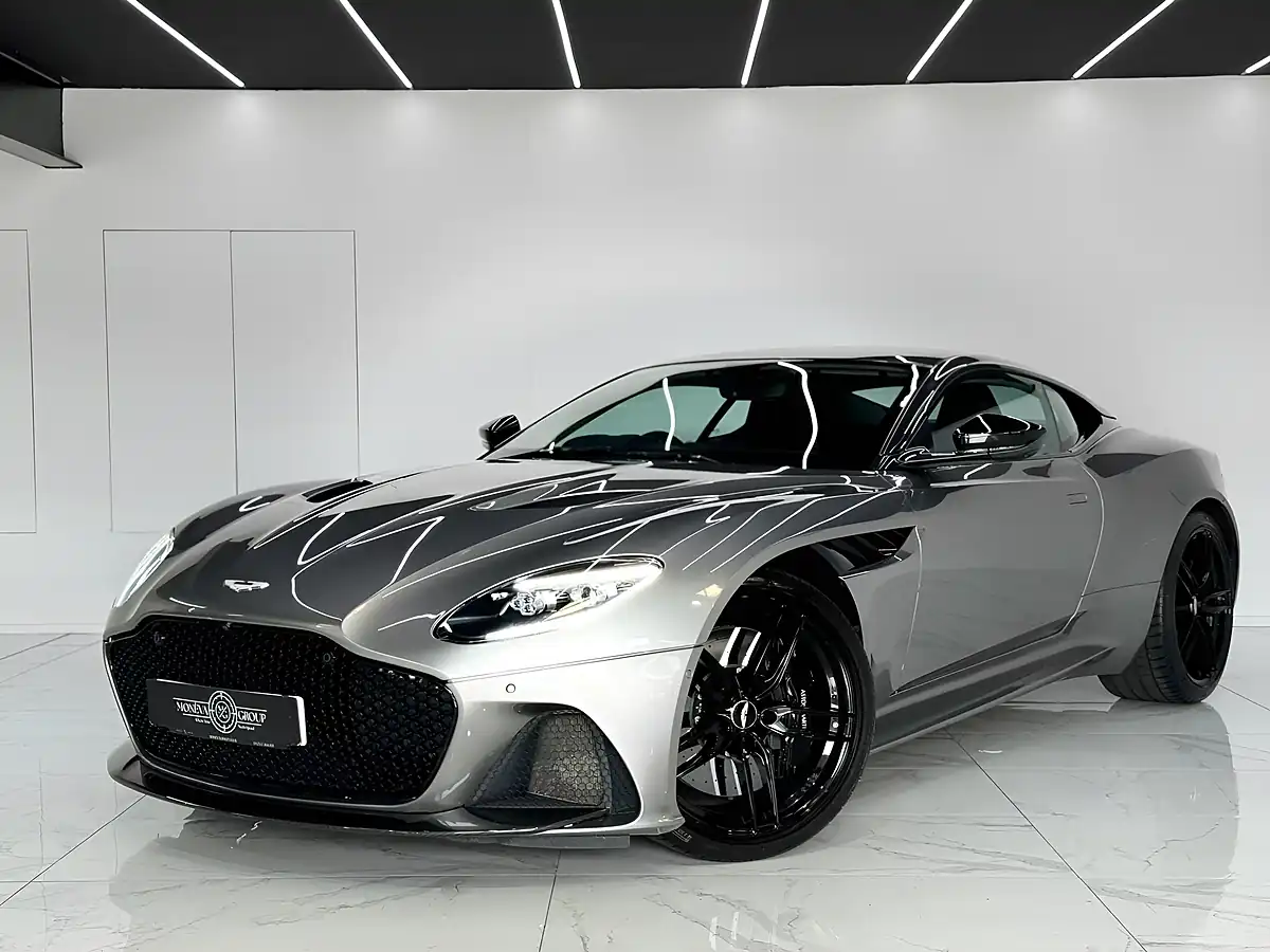 Used 2019 Aston Martin Dbs Superleggera Green - Interior and Exterior details 2