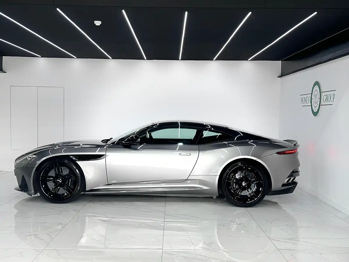 Used 2019 Aston Martin Dbs Superleggera Green - Interior and Exterior details 3