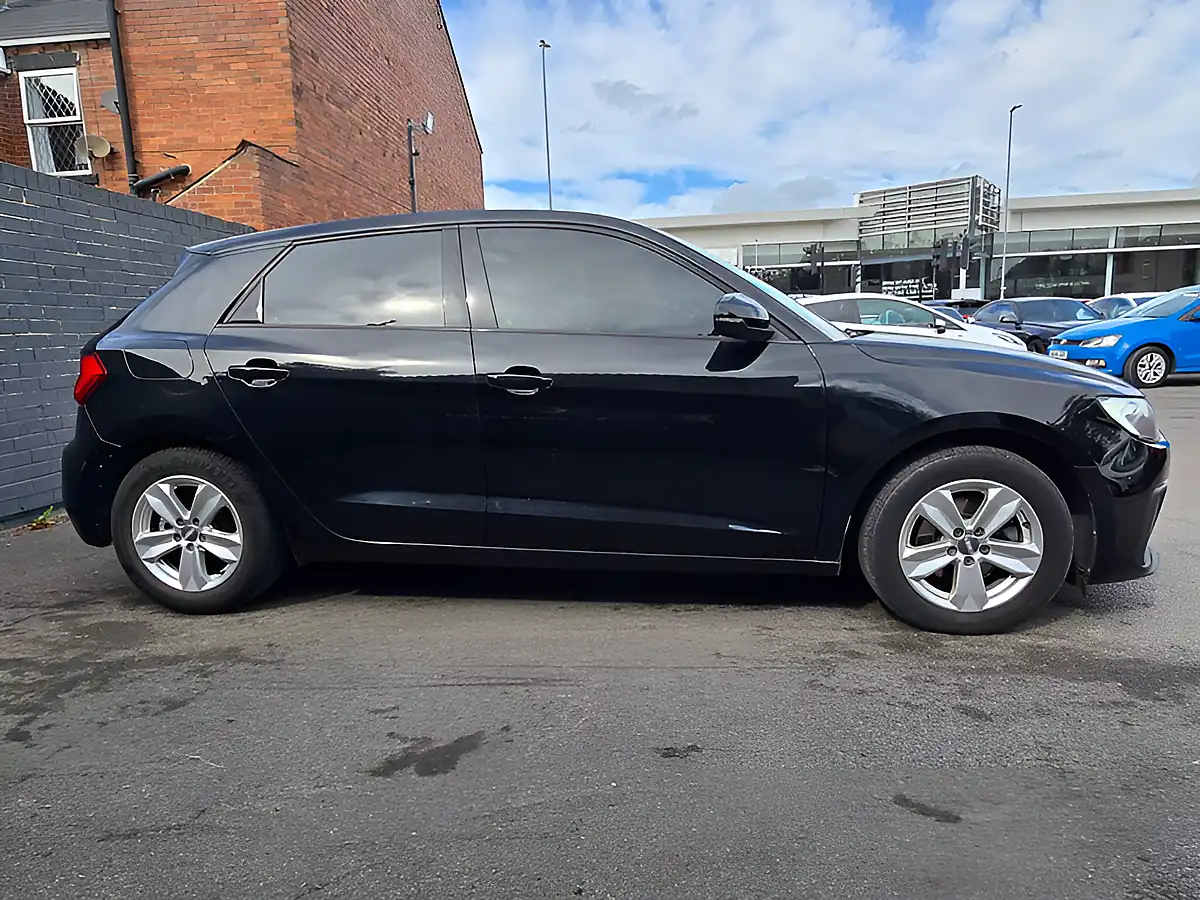Used 2019 Audi A1 Se Sportback Black - Interior and Exterior details 7