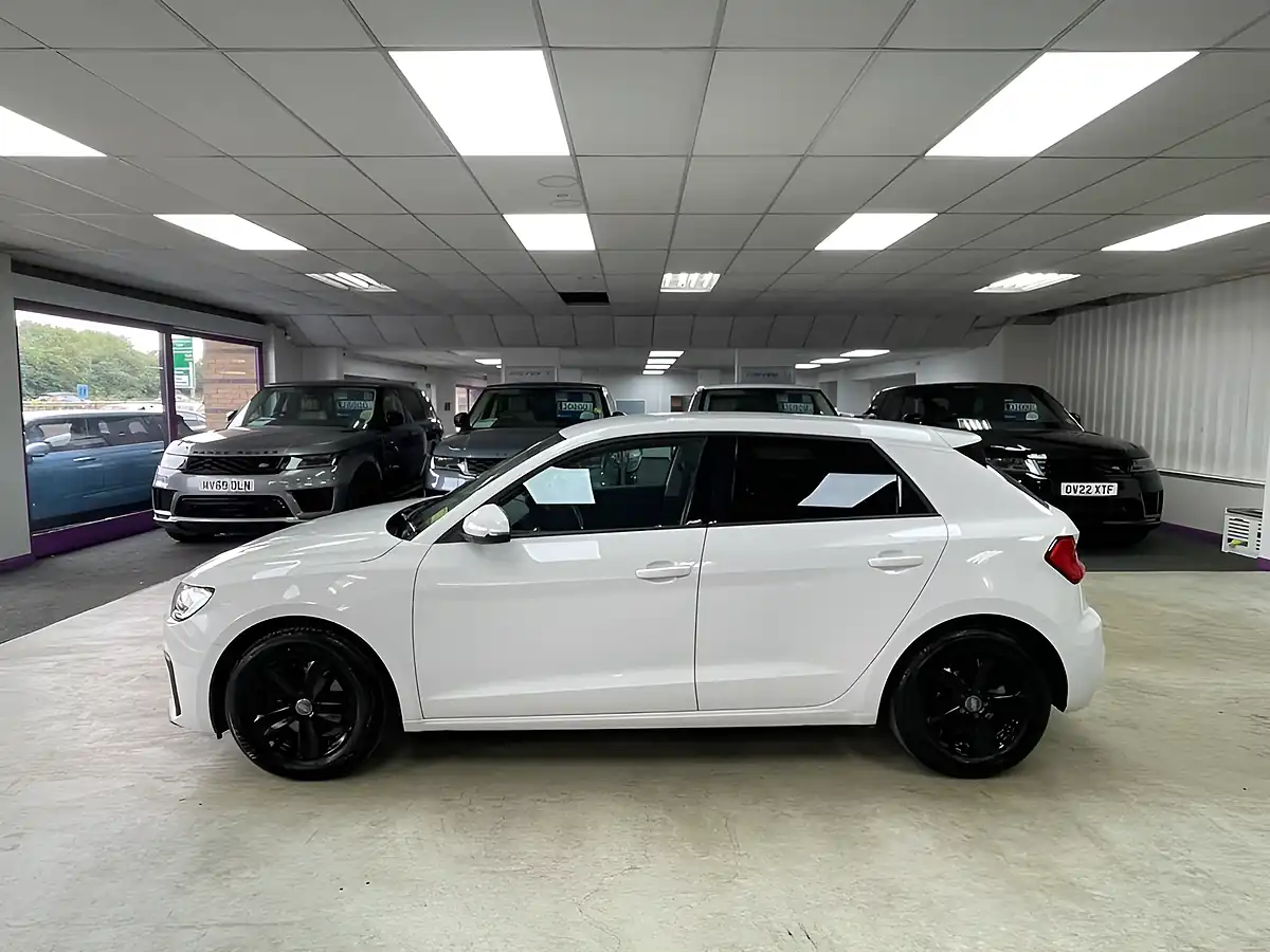 Used 2019 Audi A1 Se White - Interior and Exterior details 10