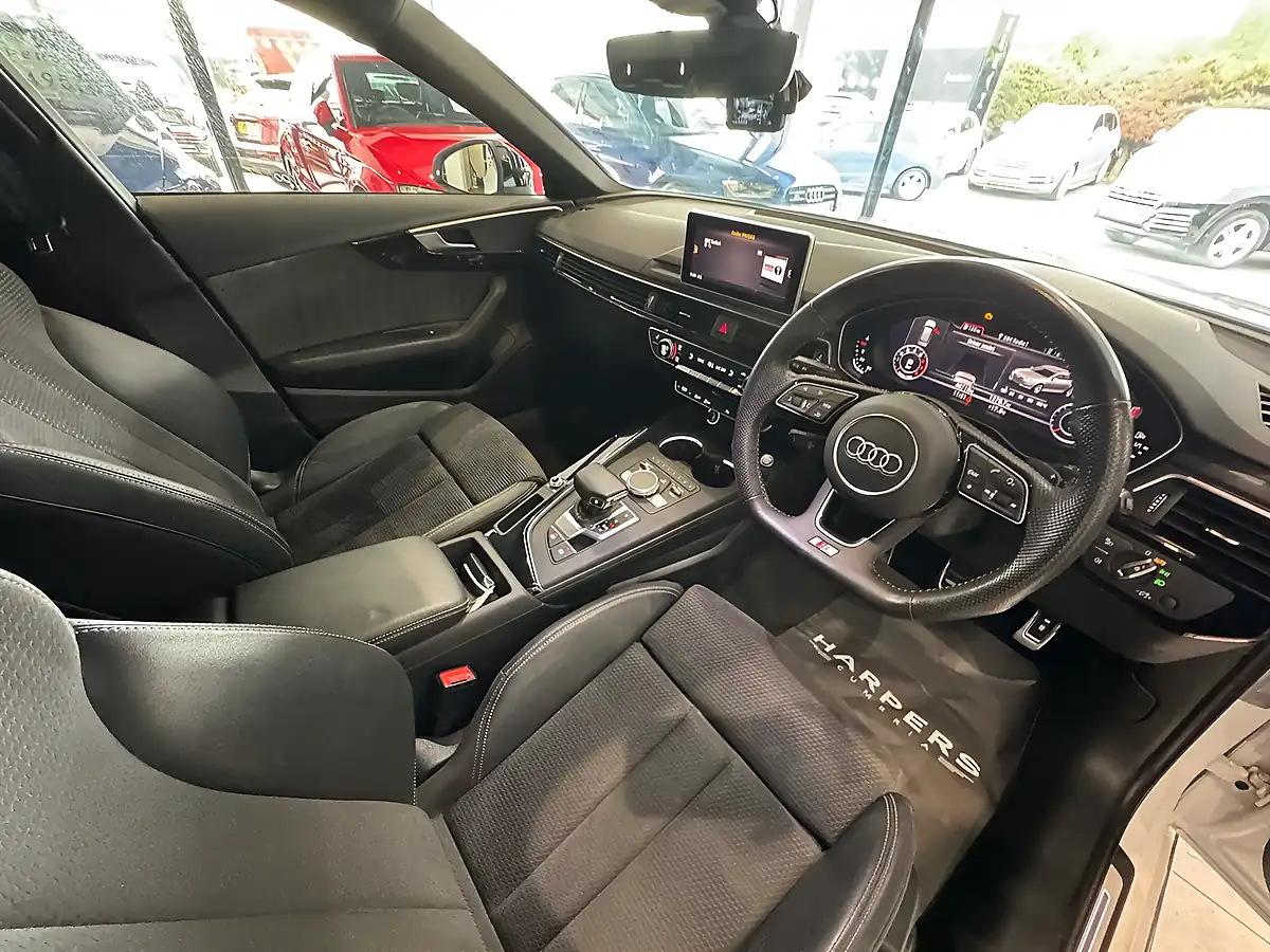 Used 2019 Audi A4 Avant Black Edition White - Interior and Exterior details 10