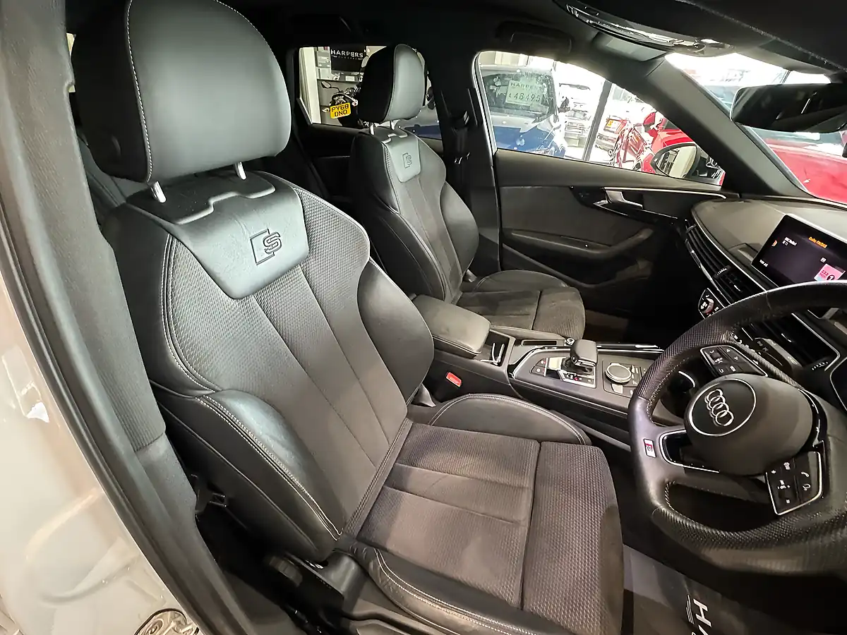 Used 2019 Audi A4 Avant Black Edition White - Interior and Exterior details 9