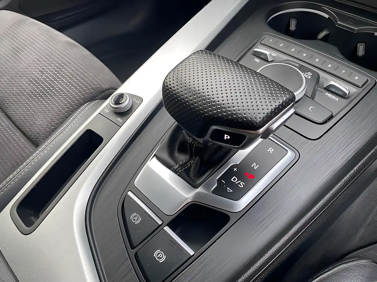 Used 2019 Audi A4 Avant S Line Silver - Interior and Exterior details 4