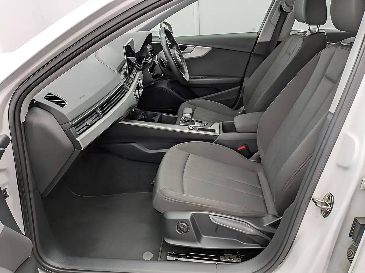 Used 2019 Audi A4 Avant Technik White - Interior and Exterior details 15