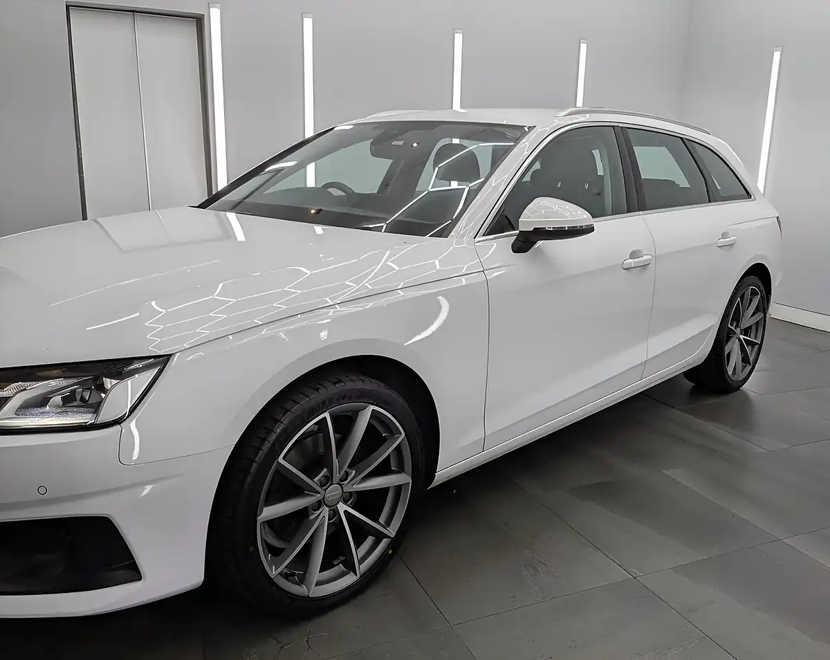 Used 2019 Audi A4 Avant Technik White - Interior and Exterior details 3