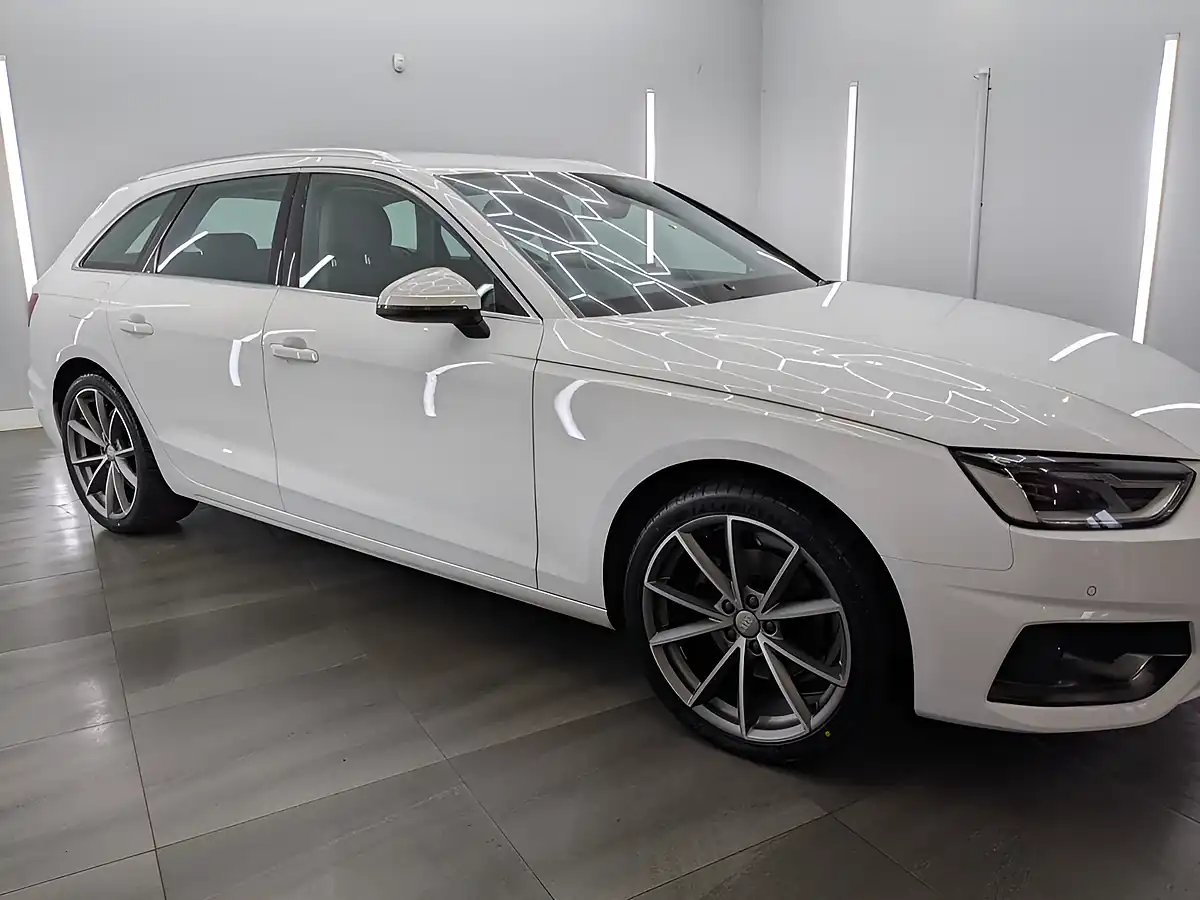 Used 2019 Audi A4 Avant Technik White - Interior and Exterior details 4