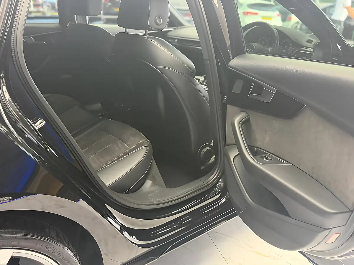 Used 2019 Audi A4 Black Edition Black - Interior and Exterior details 19