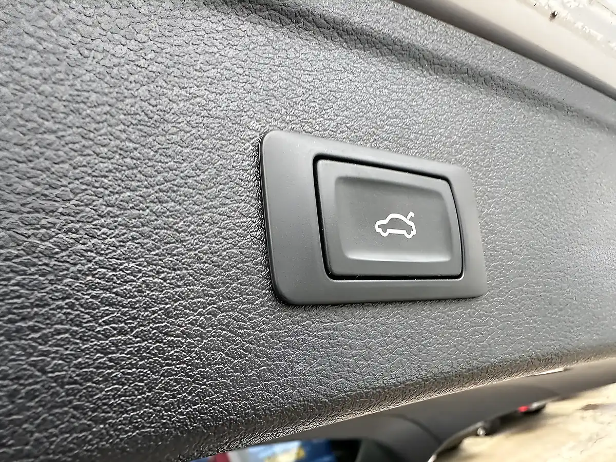 Used 2019 Audi A4 Black Edition White - Interior and Exterior details 14