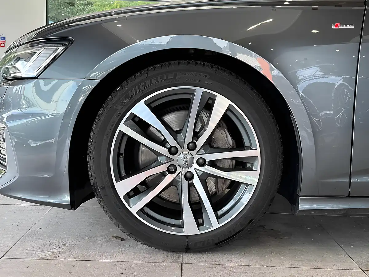 Used 2019 Audi A6 Avant S Line Grey - Interior and Exterior details 4