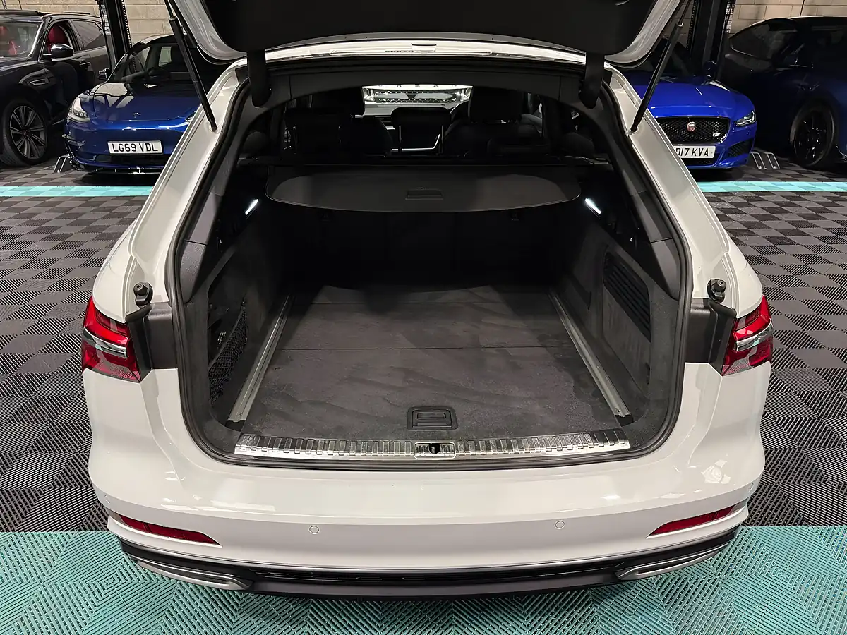 Used 2019 Audi A6 Avant S Line White - Interior and Exterior details 14