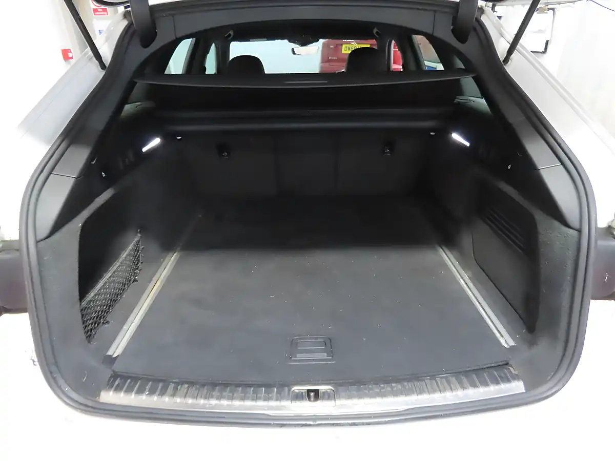 Used 2019 Audi A6 Avant S Line White - Interior and Exterior details 9
