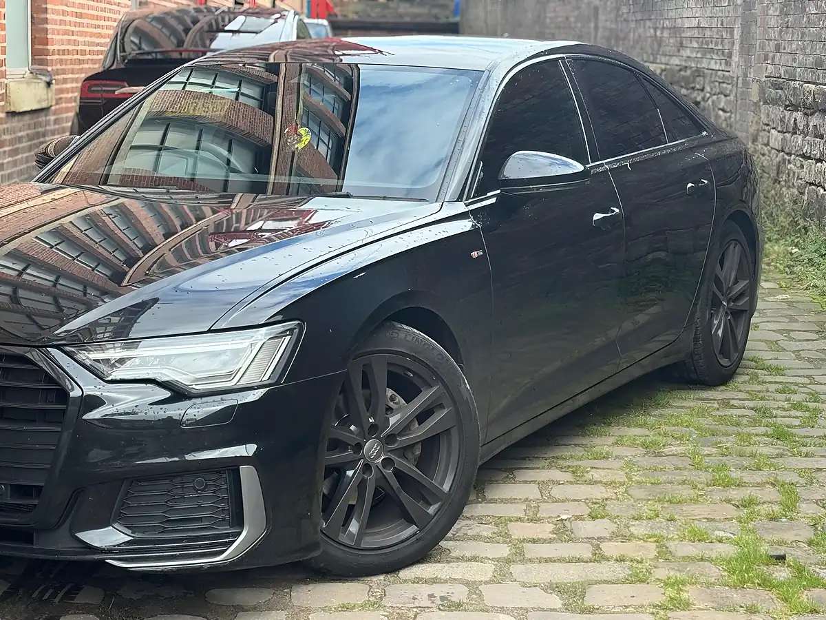 Used 2019 Audi A6 S Line Black - Interior and Exterior details 6