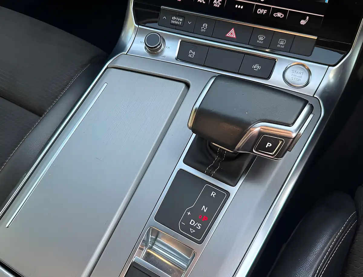Used 2019 Audi A6 S Line Brilliant Black - Interior and Exterior details 15