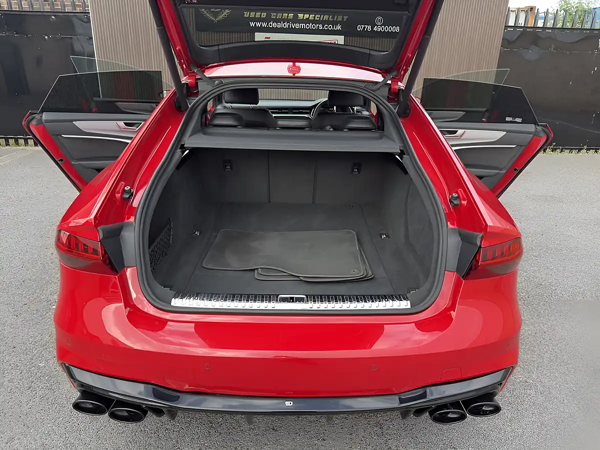 Used 2019 Audi A7 S Line Red - Interior and Exterior details 10
