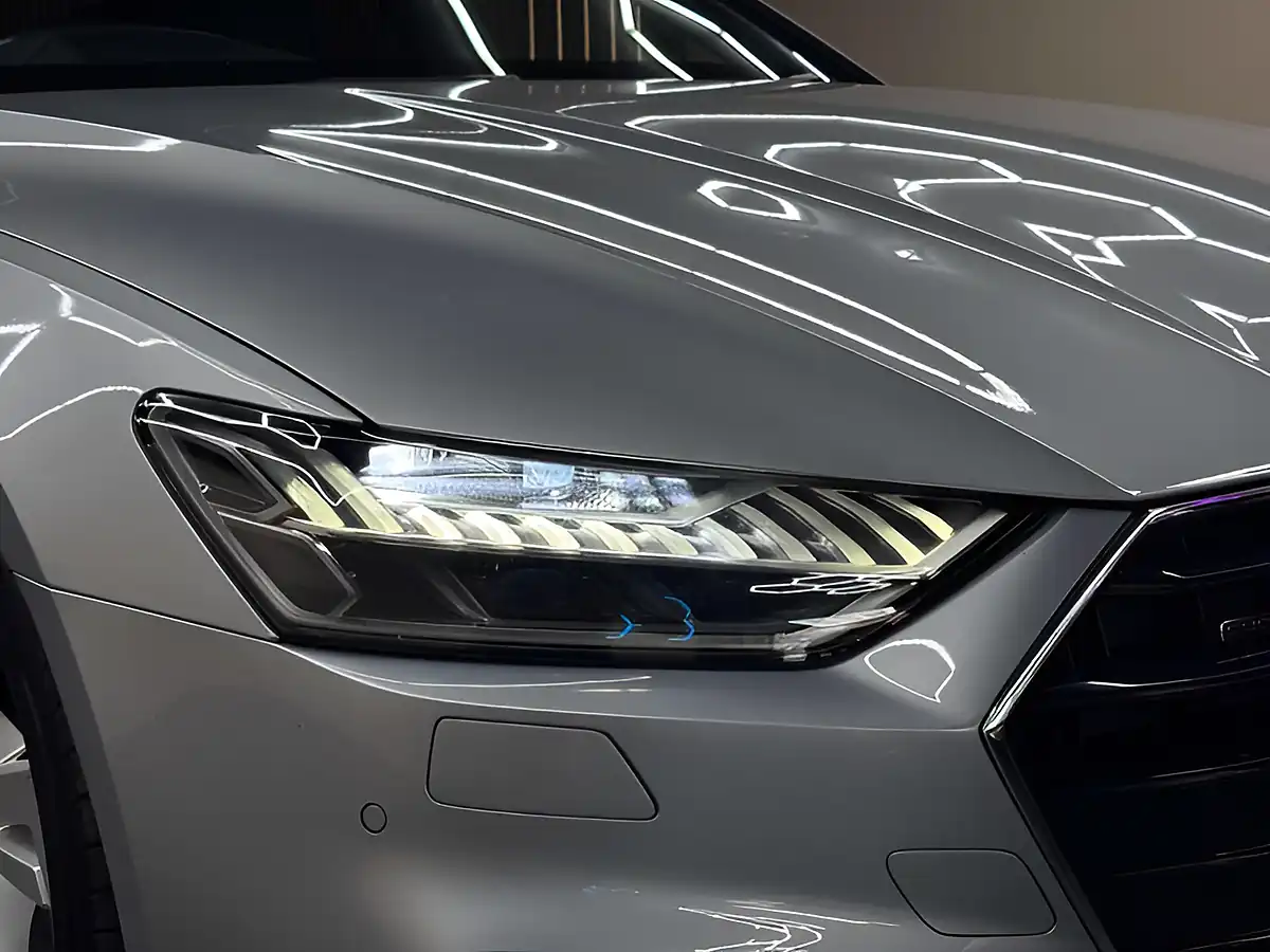 Used 2019 Audi A7 S Line Silver - Interior and Exterior details 13