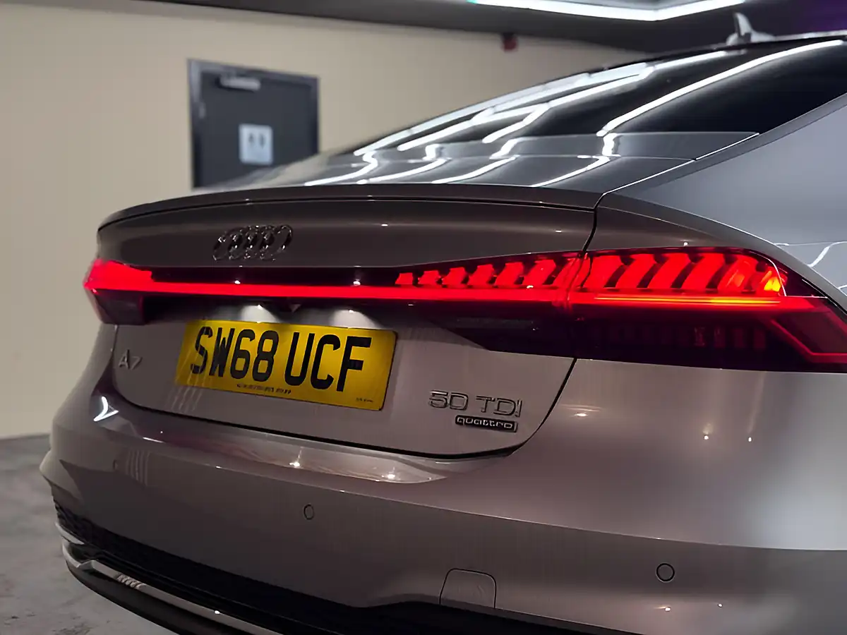 Used 2019 Audi A7 S Line Silver - Interior and Exterior details 16